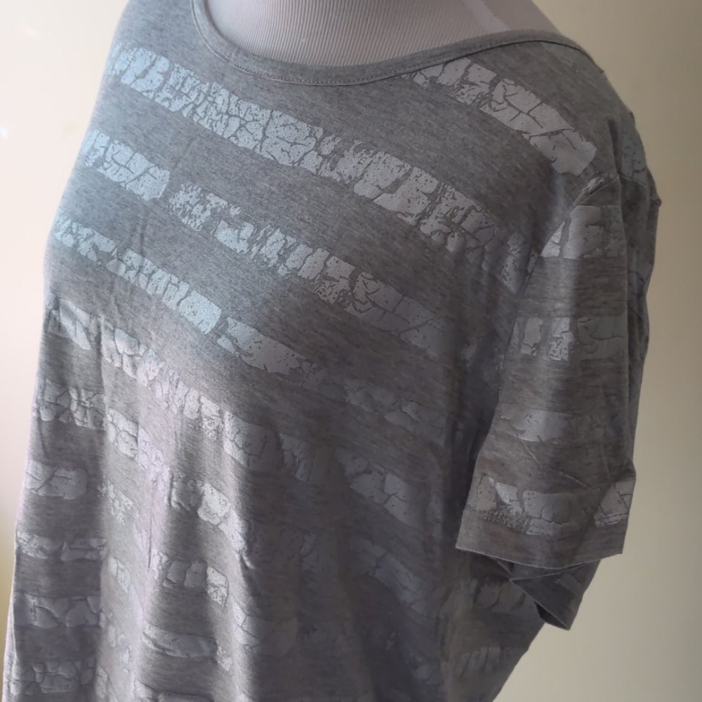 Tee - Picture 2 of 8